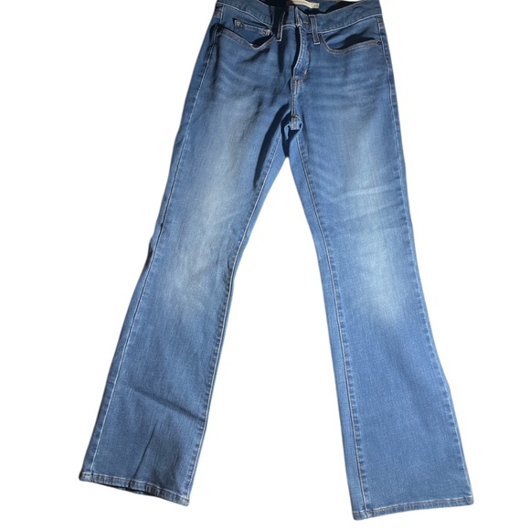 Levi's Classic Indigo Jeans - Picture 3 of 8